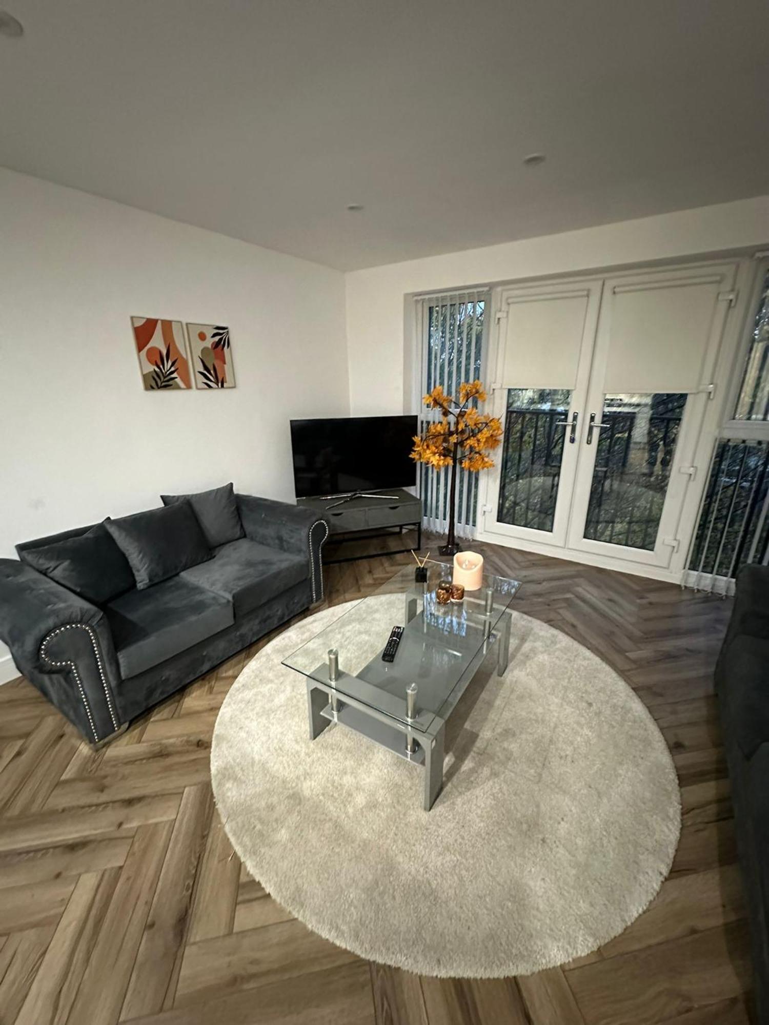 Brand New Modern Luxurious Near The * Birmingham