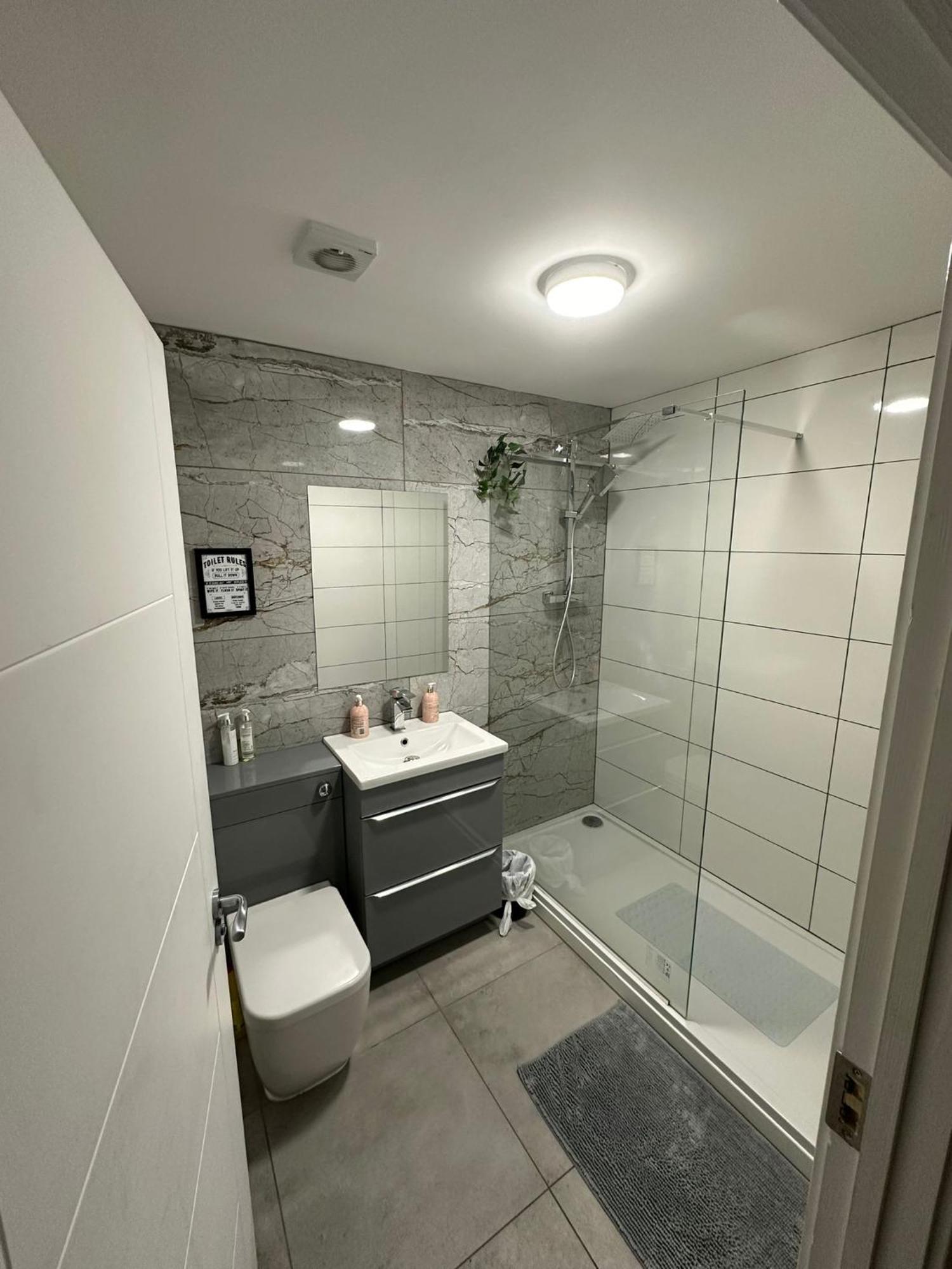 Apartment Brand New Modern Luxurious Near The Birmingham